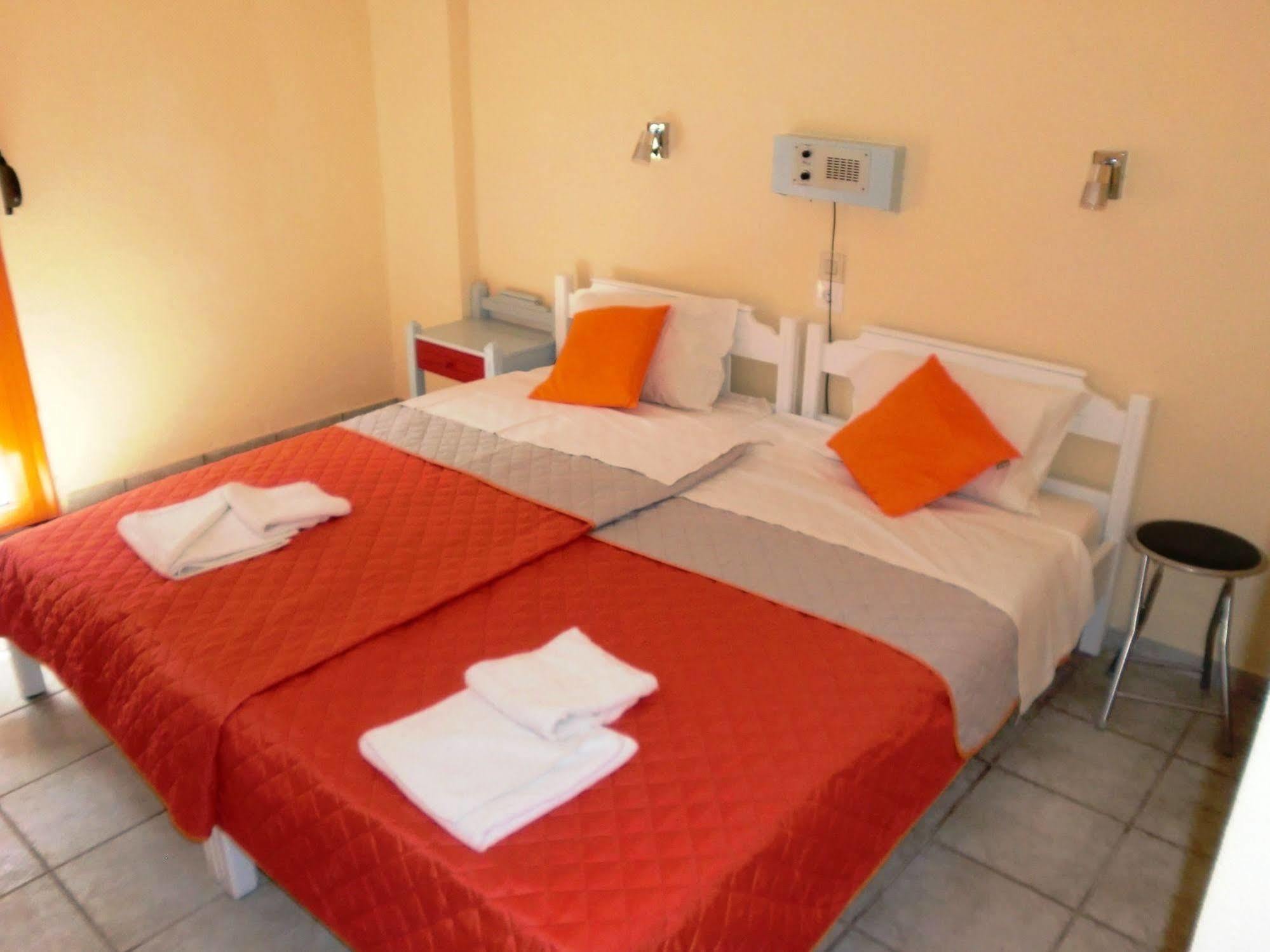 Hotel Neos Matala Exteriör bild