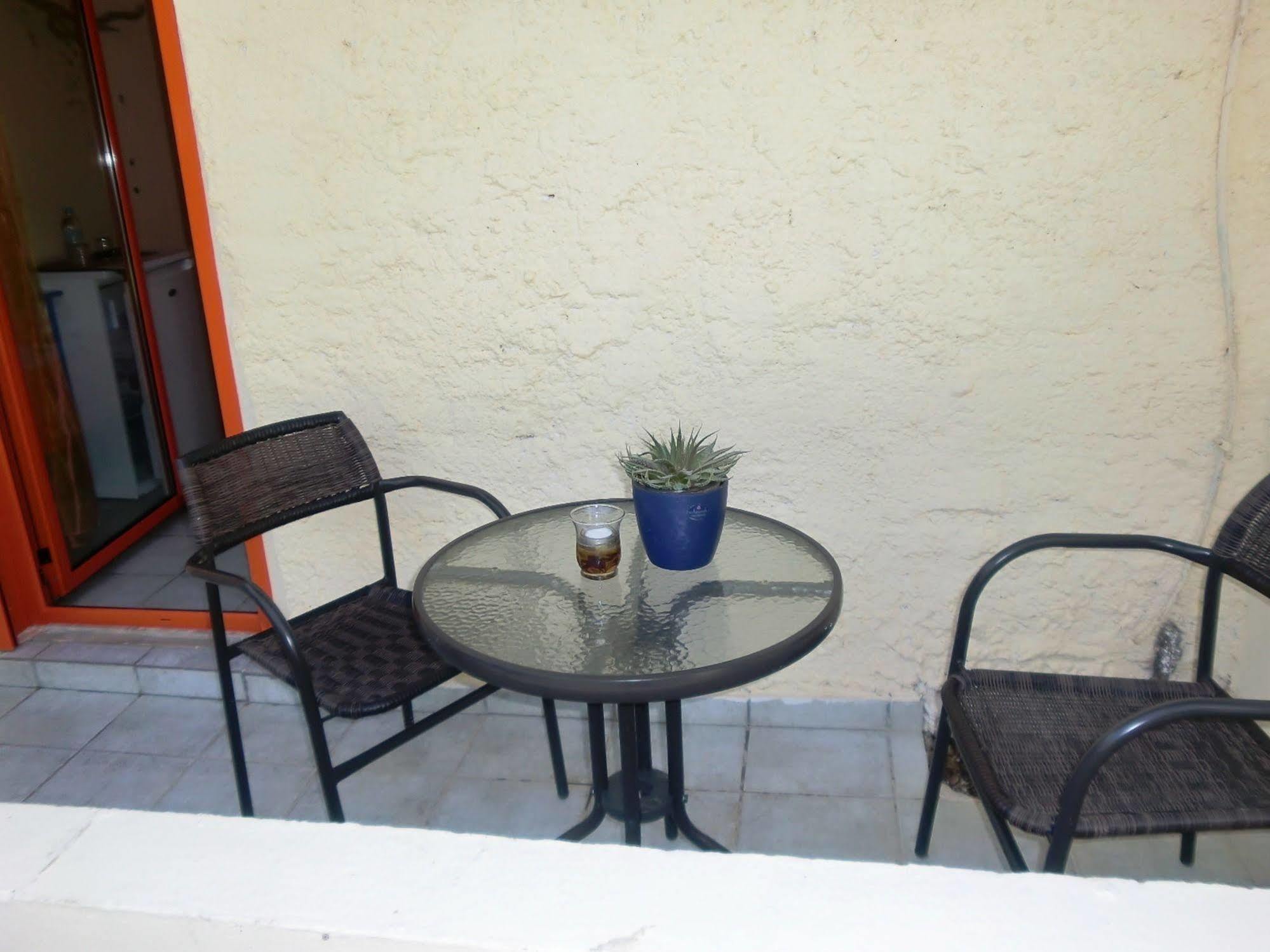 Hotel Neos Matala Exteriör bild