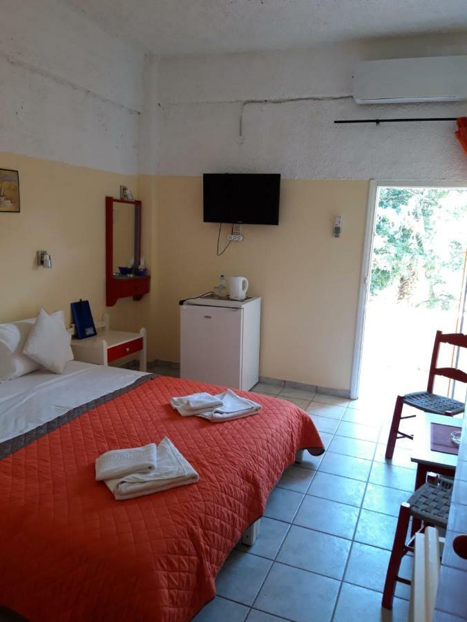Hotel Neos Matala Exteriör bild